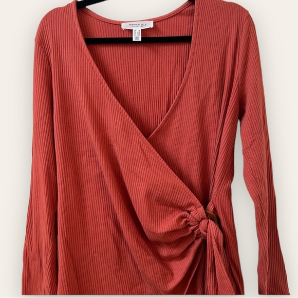 ADDITION ELLE - Tie-Front, D-Ring Ribbed Top, in Red Cinnabar - Picture 4 of 13